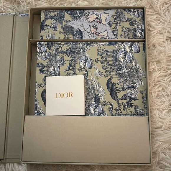 New, Dior around the world stationary set - Picture 2 of 6